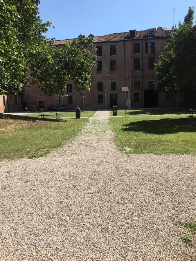 Appartement Casa Duchesse Al Castello à Ferrare Extérieur photo