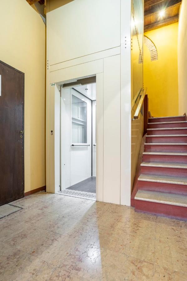 Appartement Casa Duchesse Al Castello à Ferrare Extérieur photo